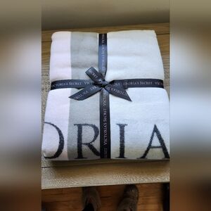 NWT: VS Throw Blanket